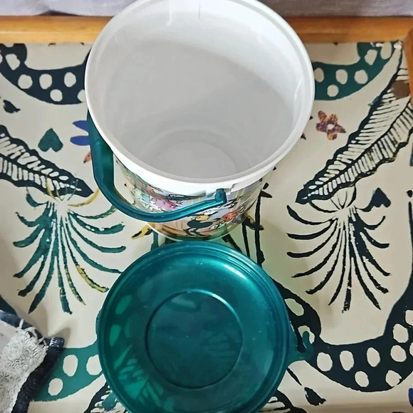 DISNEY BUCKET - Picture 7 of 7